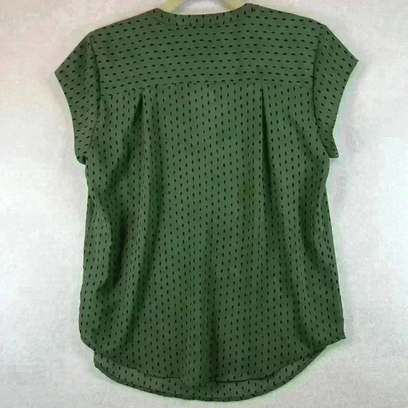 Fun 2 Fun Blouse Forrest Green Women’s Medium V Neck Cap Sleeve Front Pleat - Picture 3 of 8
